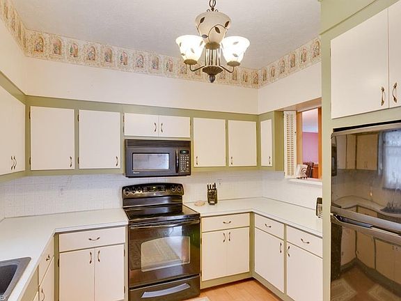 3rd image of 11840 Clarkwood Dr