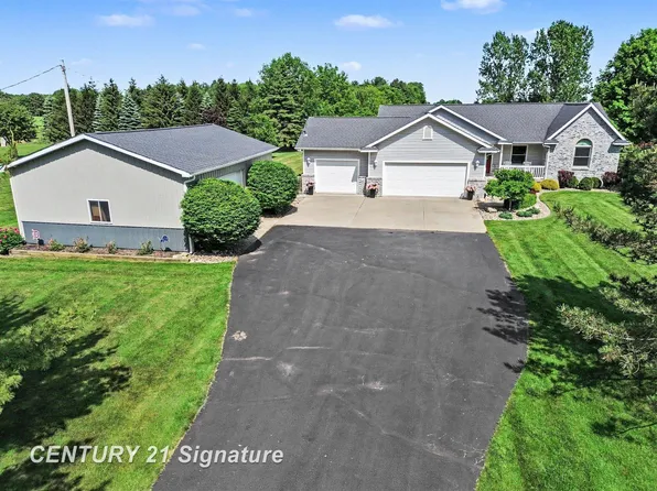 3790 N Gleaner Rd, Freeland, MI 48623
