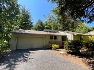202 SW The Pines Dr, Depoe Bay, OR 97341