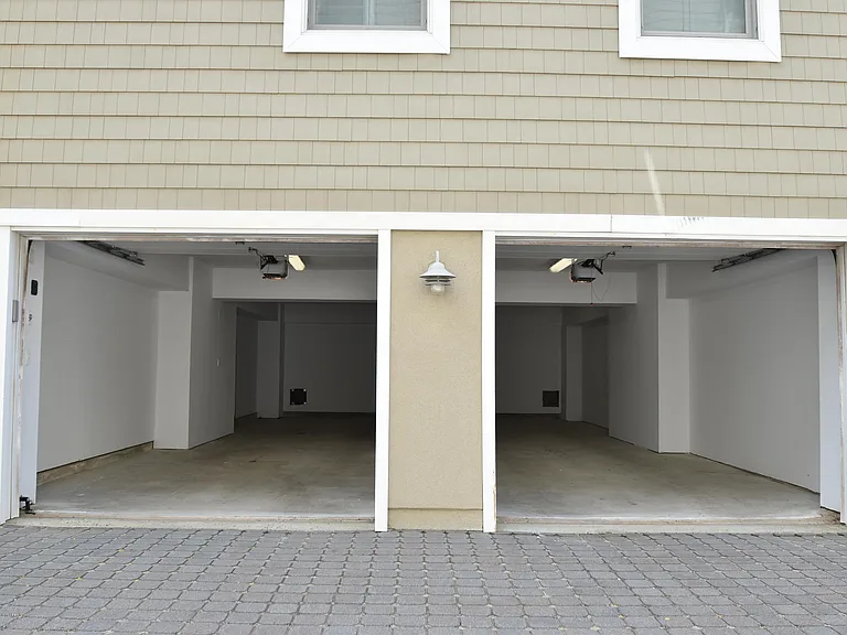 233-3 Beachfront #3 — Photo 22