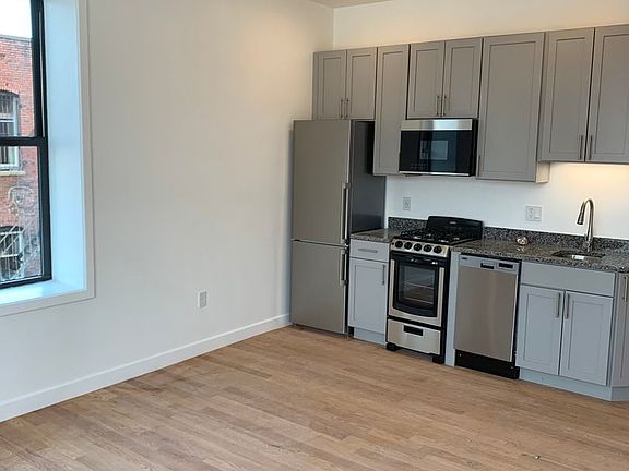4th image of 64-68 Market St #64-201