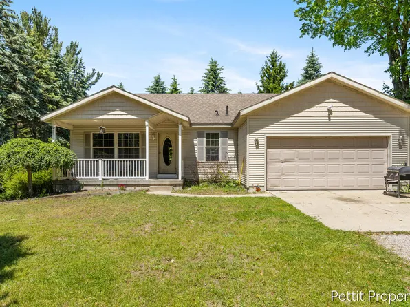 2481 Bauer Rd, Jenison, MI 49428