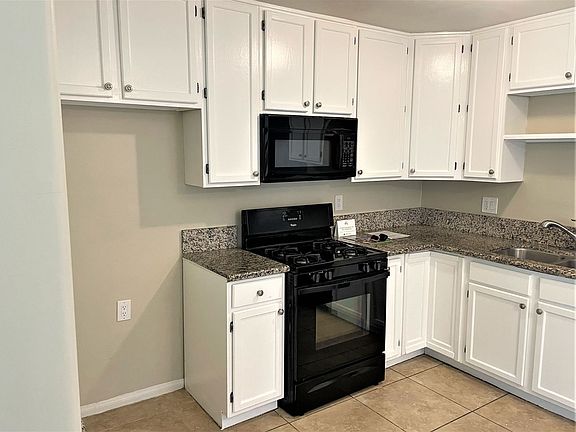 5th image of 22538 Berdon St