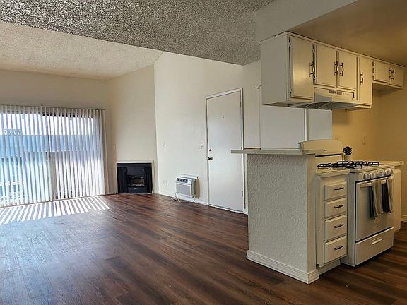 3rd image of 10030 Rosecrans Ave Unit 23