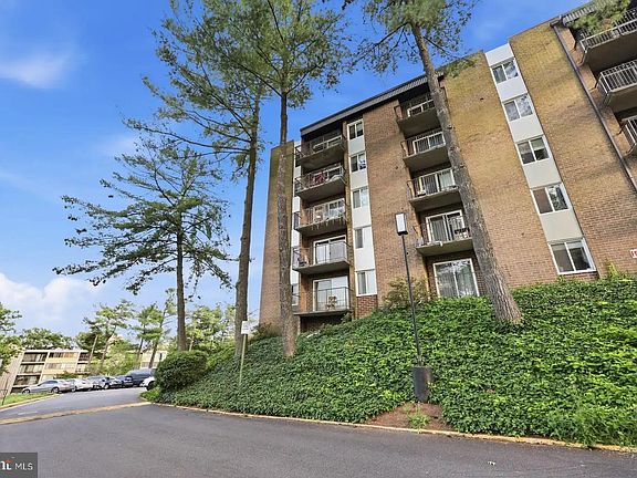 3rd image of 60 S Van Dorn St APT 202
