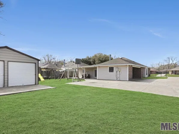 2822 S Meadowood Ave, Gonzales, LA 70737