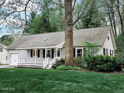 16 Newcastle Road, Halfmoon, NY, 12065