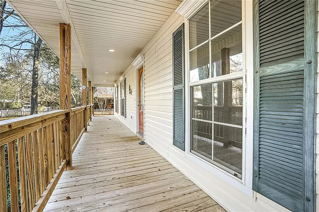 3 bed, 1380 sqft, $1,950 — Photo 3