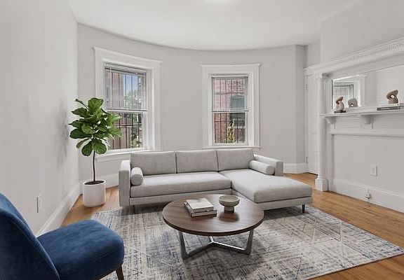 5th image of 12-14 Lyndhurst St #1F