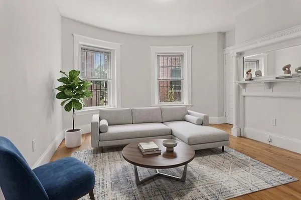 12-14 Lyndhurst St #1F — Photo 5
