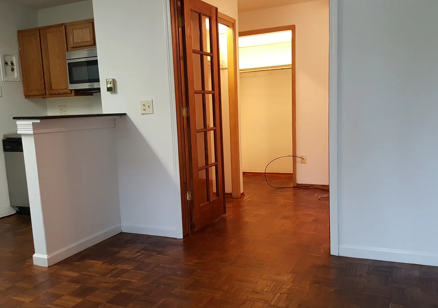 1 bed, 1.0 bath, $1,049 — Photo 3