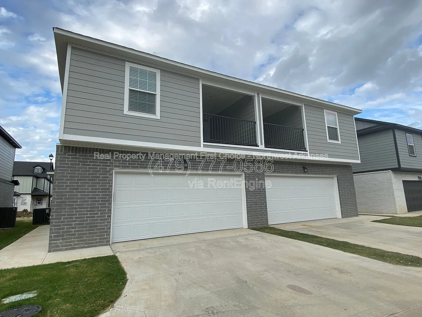 4 bed, 4.5 bath, 2011 sqft, $2,400 — Photo 1