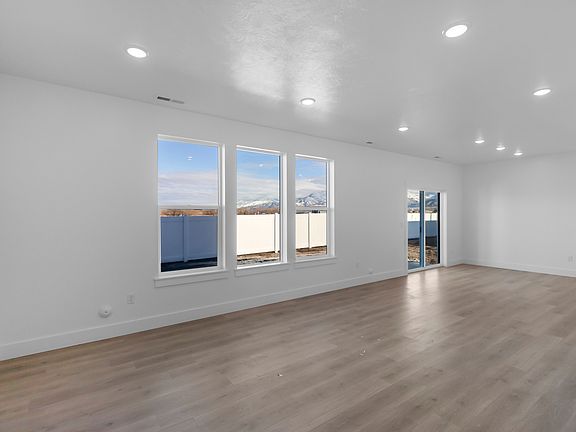 5th image of 1609 W Silver Canoe Way