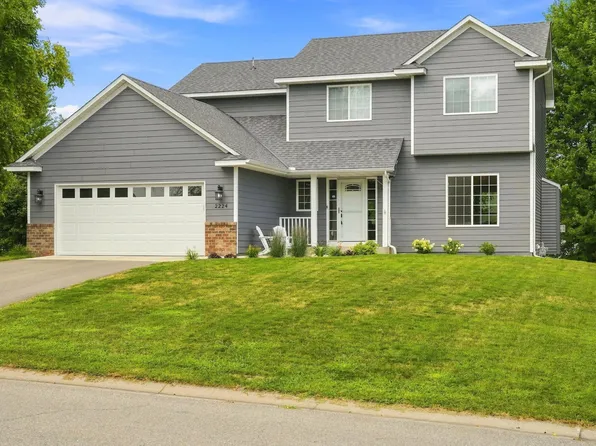 2224 Manuela Dr, Chaska, MN 55318
