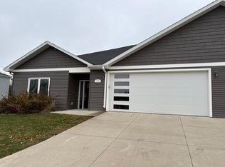 122 Cathy Jean Ct, Waterloo, IA 50701