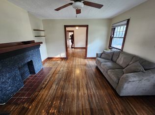 213-215 W Weber Rd, Columbus, OH 43202