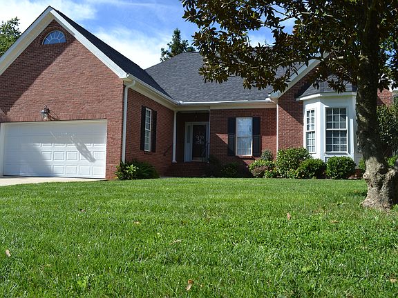 3rd image of 712 Pinebough Ln