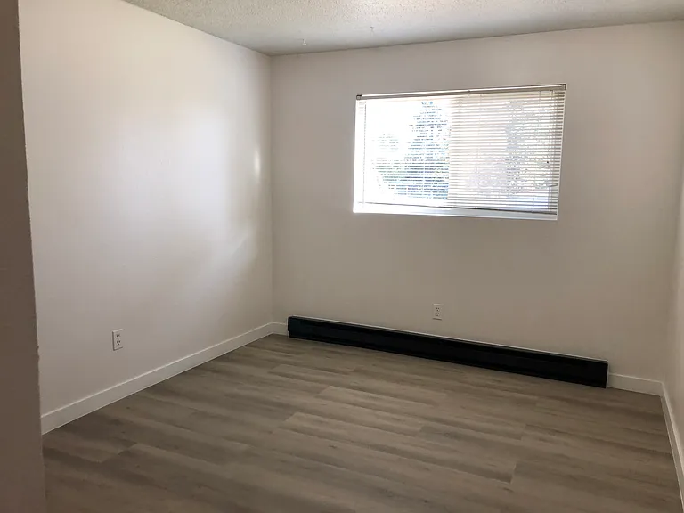 1735 NE Wheatland Dr #B — Photo 4