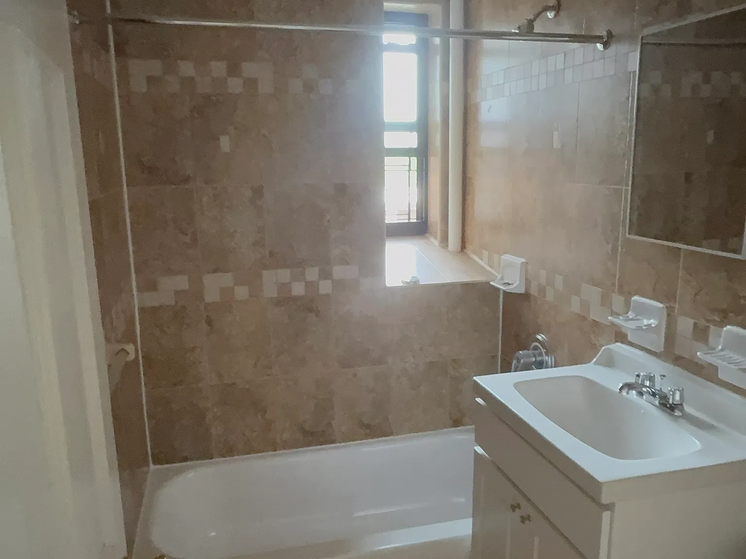 18-20 21st Avenue — Photo 3