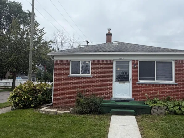 1353 Stewart Ave, Lincoln Park, MI 48146