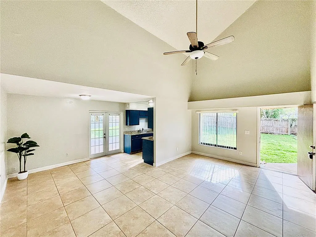2 bed, 2.0 bath, 1200 sqft, $1,650 — Photo 2