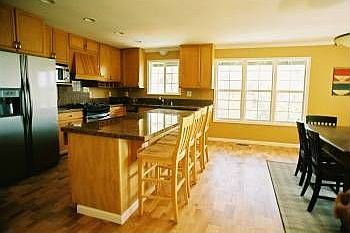 4th image of 206 Stasia Ct