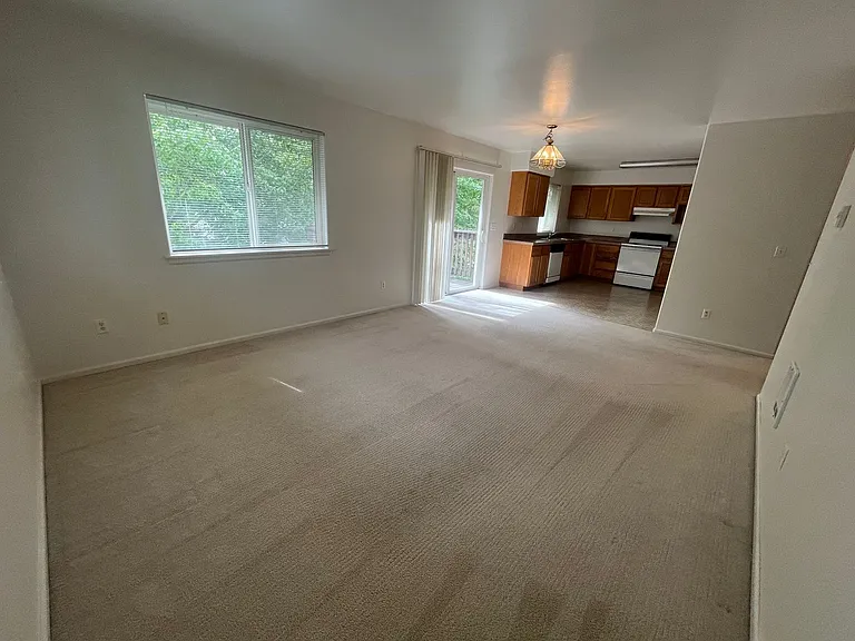 1683 Ono Ave — Photo 5