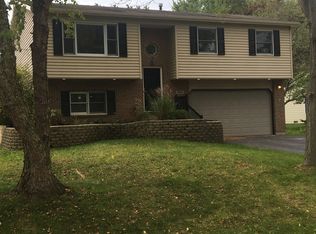 2801 Russett Rd, McHenry, IL 60050