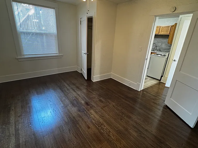 913 Forest Ave — Photo 20