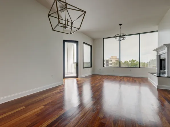 2828 Peachtree Rd NE APT 1003, Atlanta, GA 30305