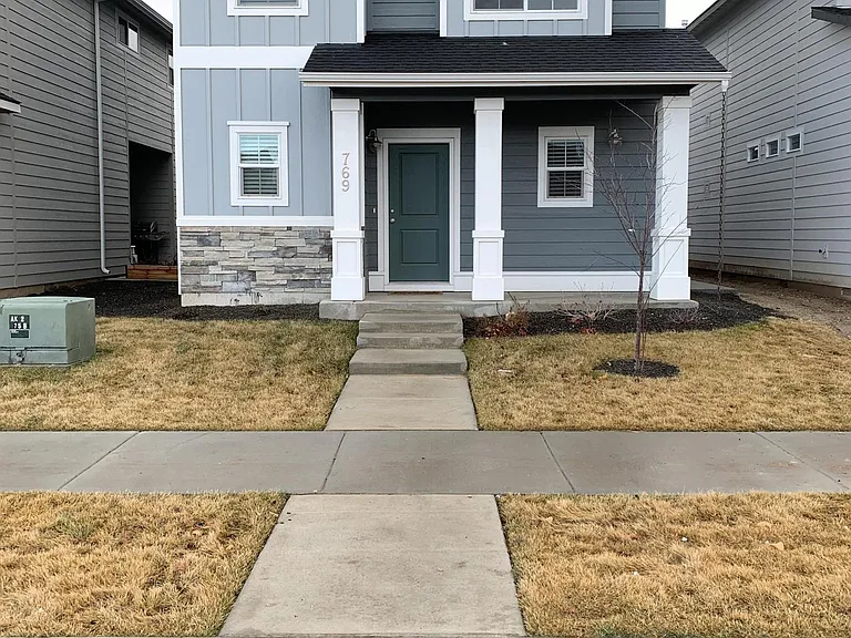 769 E Springloyd St — Photo 12