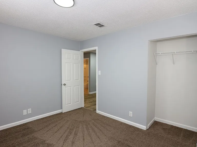 753 N Arnolda Ave — Photo 8