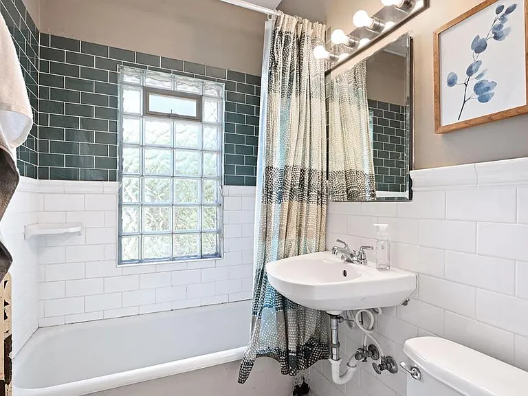 2733 Girard Ave S #205 — Photo 11