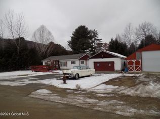 21 Adirondack Rd, Hadley, NY 12835