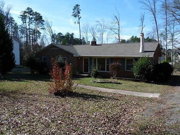 picturesque front yard