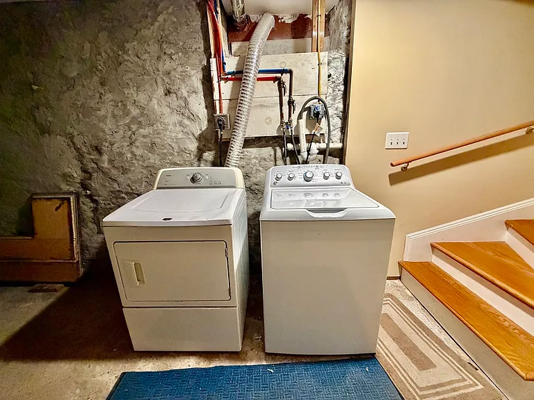 163 Walnut St #1 — Photo 8