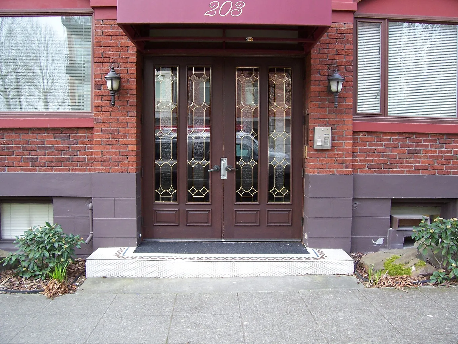 Comstock Apartments — Photo 3
