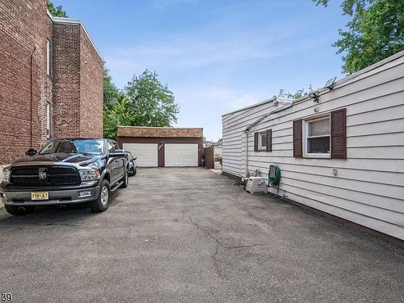 5th image of 86-88 Heckel St