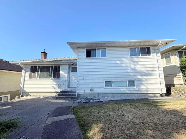 7779 Elford St, Burnaby, BC V3N 4B6