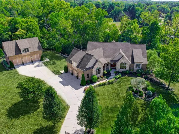 7510 Country Brook Dr, Springboro, OH 45066