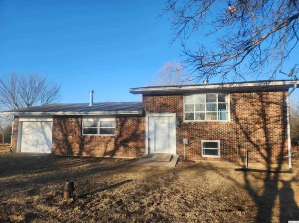 1867 E 1150th St, Mendon, IL 62351