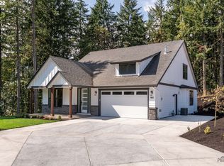 985 S 66th Ct, Springfield, OR 97478