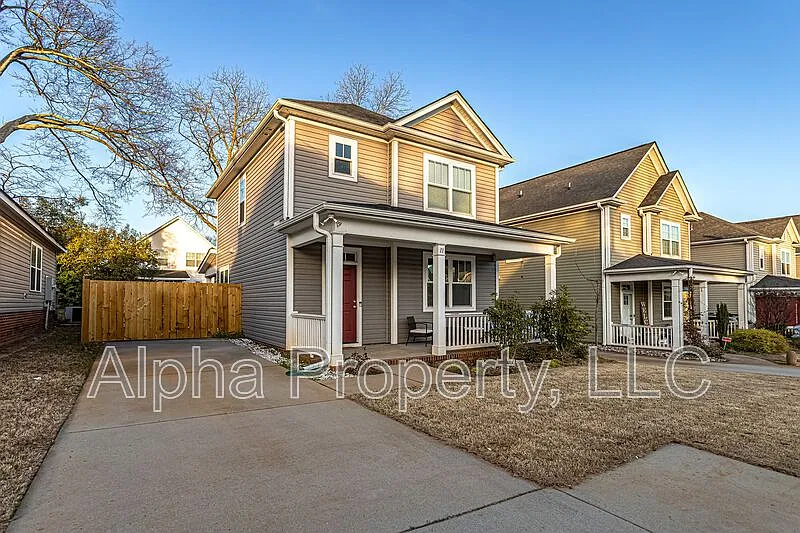 3 bed, 2.5 bath, 1346 sqft, $2,450 — Photo 2