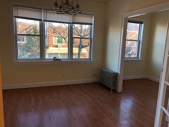 4th image of 24-44 26th St #2B
