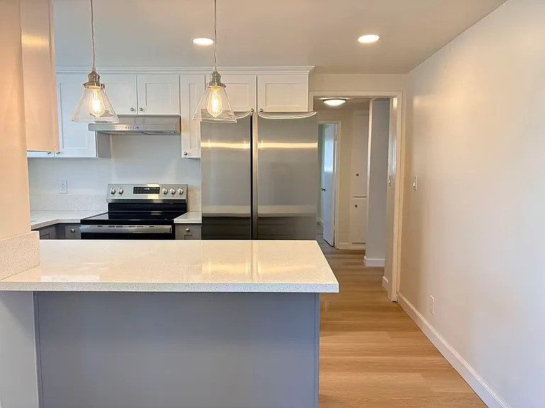 333 N Monterey St — Photo 6