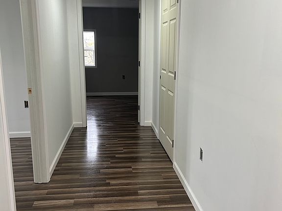 5th image of 209 Cherry St