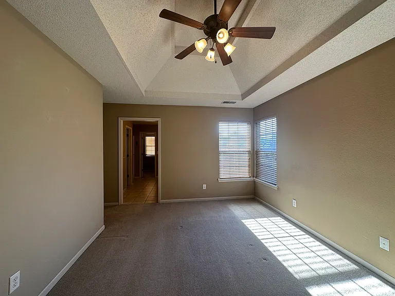 9869 N Lewis Ave — Photo 12