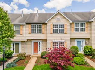1036 Royal Dr, Canonsburg, PA