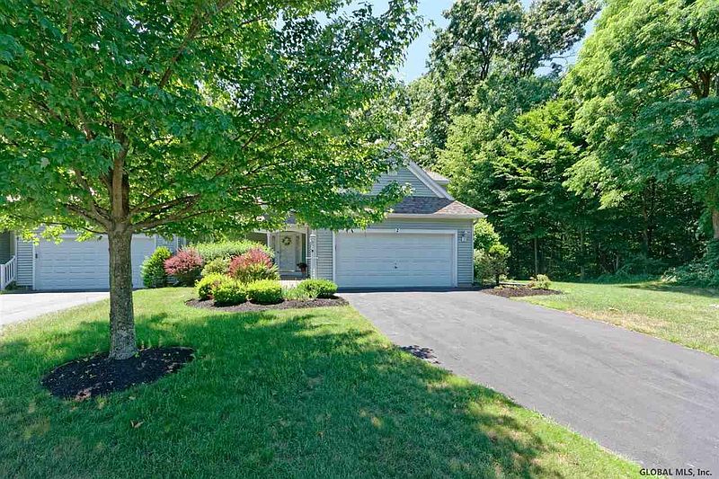 3rd image of 7 GROOMS POINTE Drive