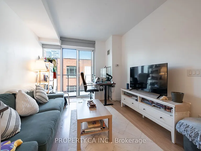 105 George St #303 — Photo 18